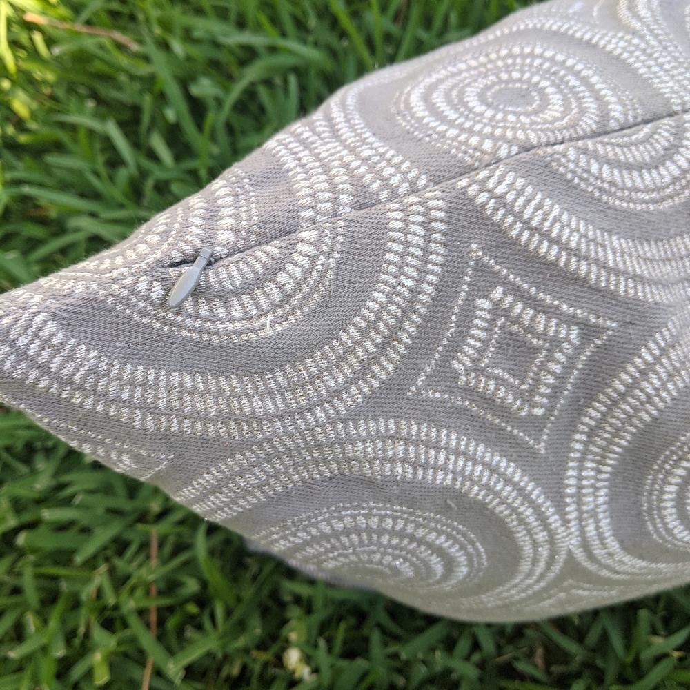 Feather Pillow geometric Pattern rectangular - Picture 2 of 4